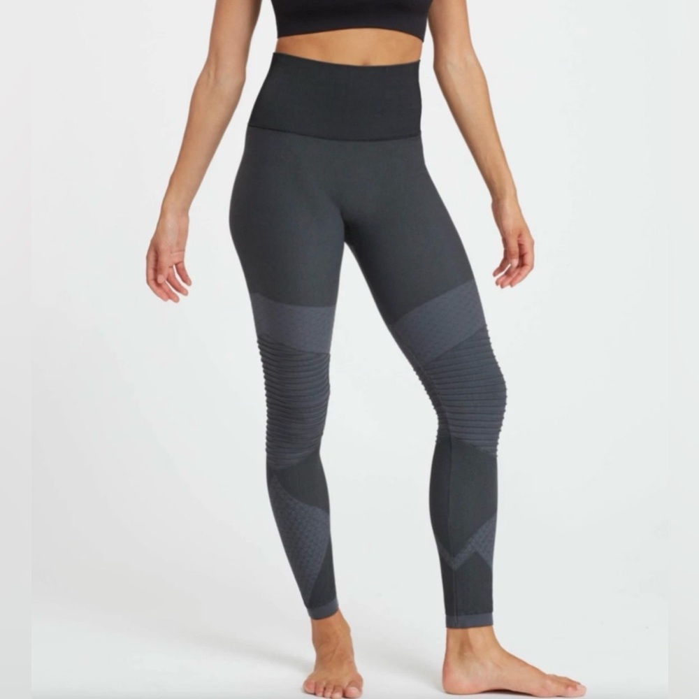 SPANX Medium Look at Me Now Black and Gray Multi Textured Moto Leggings